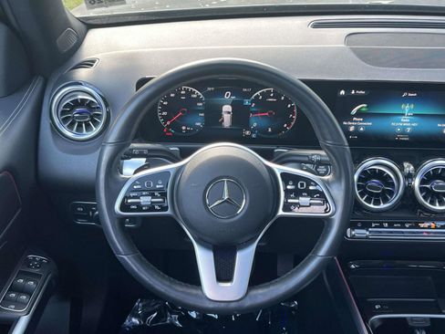 Certified 2022 Mercedes-Benz GLB 250 4MATIC image 32
