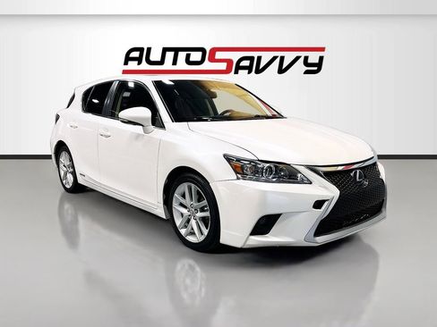 Used 2015 Lexus CT 200h image 1
