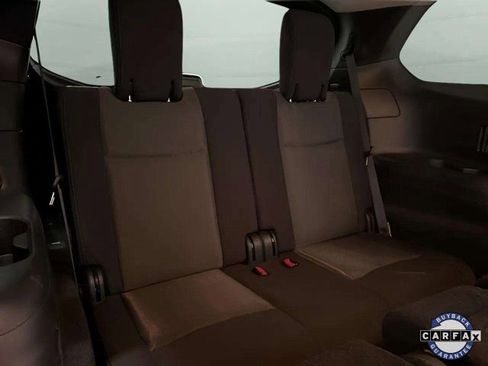 Used 2019 Nissan Pathfinder SV image 21