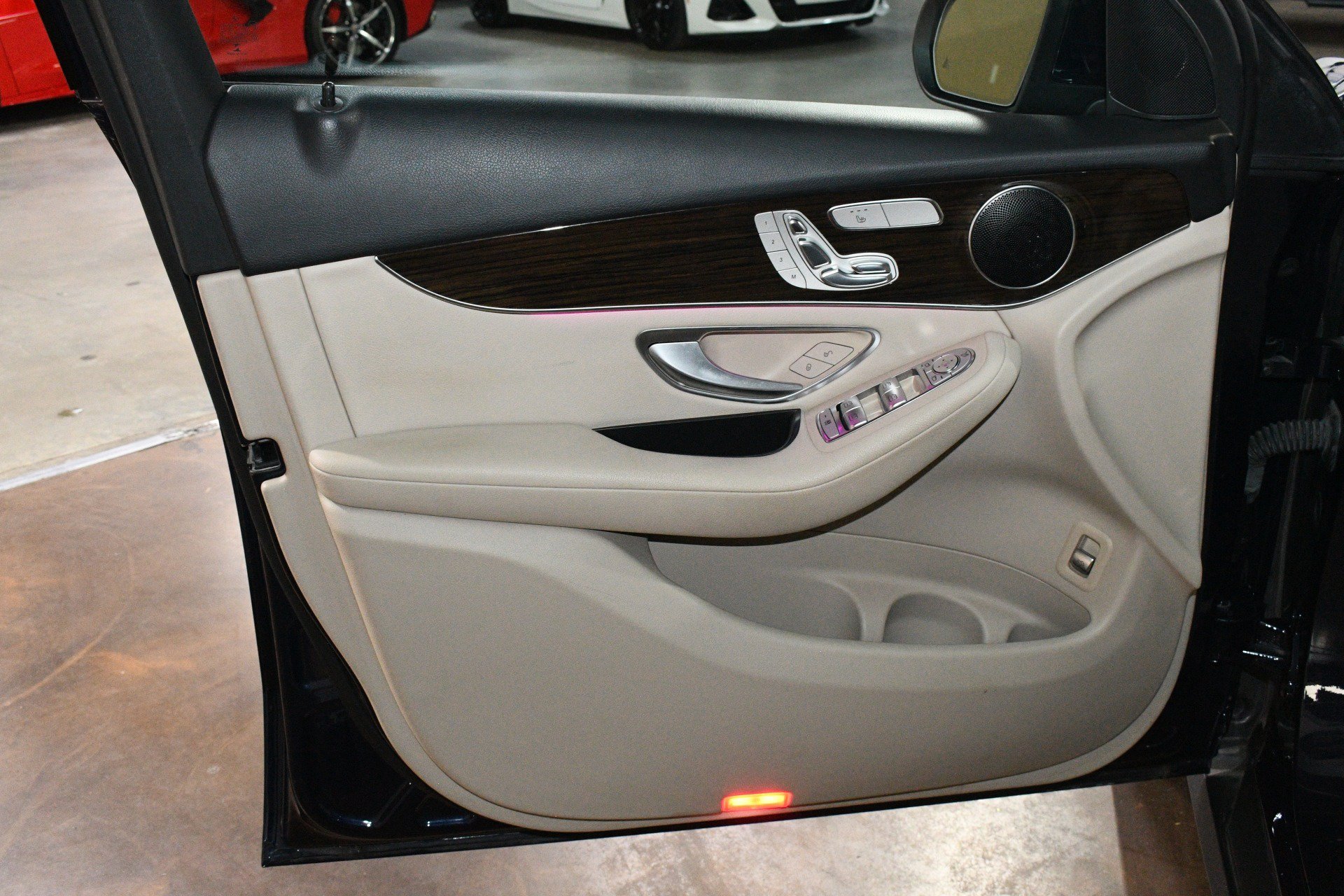 Used 2022 Mercedes-Benz GLC 300 image 43