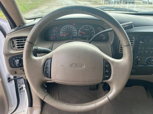 Used 2001 Ford F150 Lariat image 9