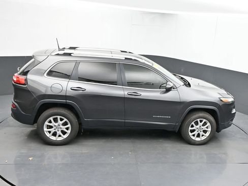 Used 2016 Jeep Cherokee Latitude w/ Comfort/Convenience Group AWD/4WD image 45