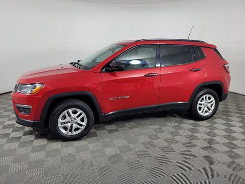 Used 2018 Jeep Compass Sport FWD image 2