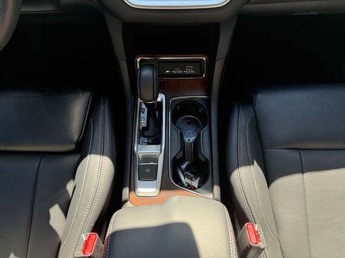 Used 2023 Subaru Ascent Touring AWD/4WD image 17