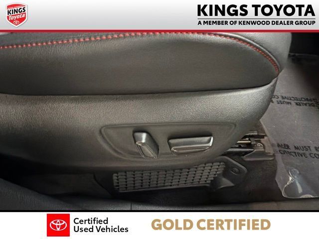 Used 2025 Toyota Sienna XSE AWD/4WD image 12