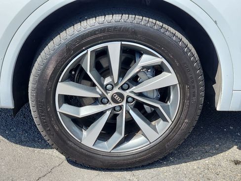 Used 2024 Audi Q5 2.0T Premium w/ Convenience Package AWD/4WD image 9