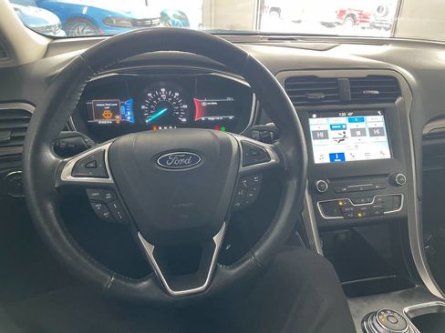 Used 2017 Ford Fusion SE w/ Equipment Group 602A image 26