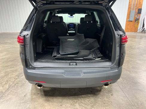 Used 2023 Chevrolet Traverse LT w/ LT Premium Package AWD/4WD image 12