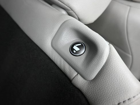 Used 2016 Honda Pilot Elite image 48