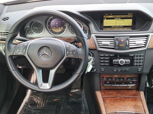 Used 2012 Mercedes-Benz E 350 4MATIC Sedan image 28