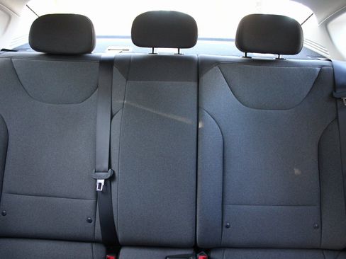 New 2025 Kia K4 LXS image 42