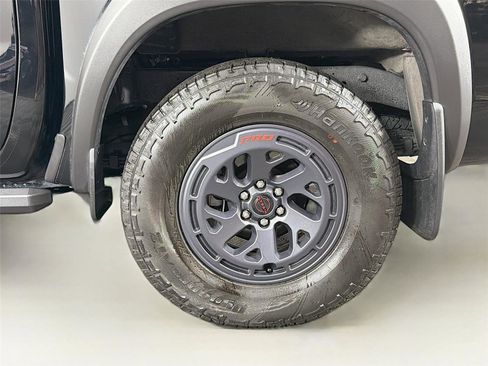 Used 2025 Nissan Frontier PRO-4X AWD/4WD image 28