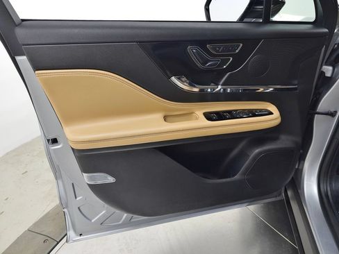 Used 2023 Lincoln Corsair Reserve FWD image 15