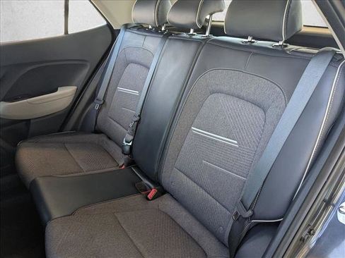 Used 2025 Hyundai Venue Limited FWD image 19