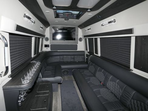 Used 2023 Mercedes-Benz Sprinter 3500 image 33