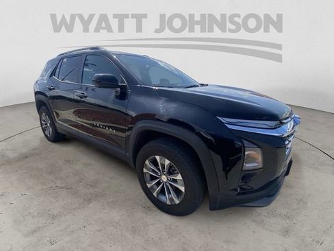 Used 2025 Chevrolet Equinox LT w/ Convenience Package II FWD image 12