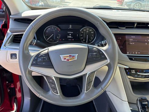 Used 2022 Cadillac XT5 Premium Luxury image 15
