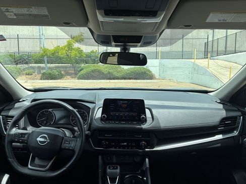 Used 2025 Nissan Rogue SV FWD image 35