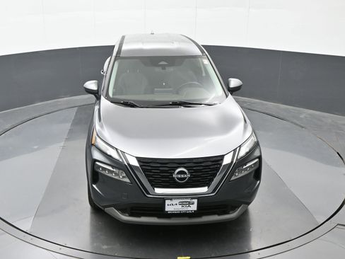 Used 2023 Nissan Rogue SV image 29