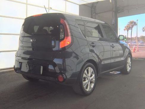 Used 2016 Kia Soul + image 3