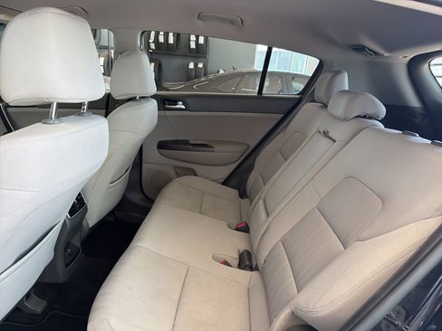 Used 2017 Kia Sportage LX image 11