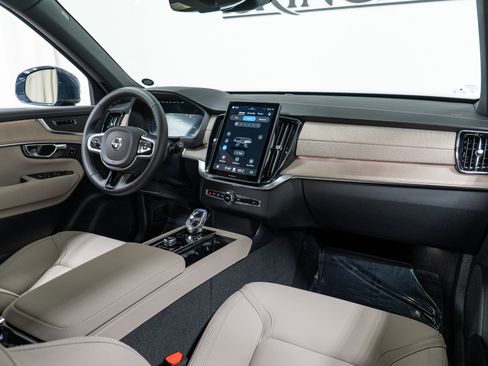 New 2026 Volvo XC90 B6 Core image 14