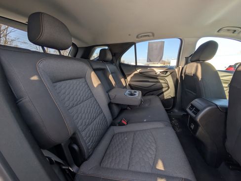 Used 2021 Chevrolet Equinox LT image 36