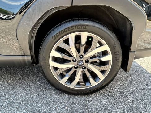 Used 2025 Subaru Forester Touring w/ Popular Package - Touring AWD/4WD image 7