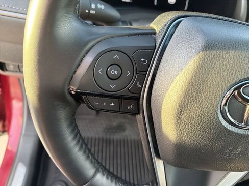 Used 2023 Toyota Venza Limited image 17