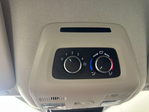 Used 2024 Ford Transit 350 XLT RWD image 27