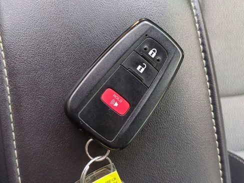Used 2021 Toyota Corolla XSE FWD image 9