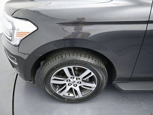 Used 2024 Ford Expedition Limited image 9