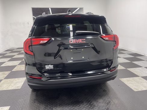 Used 2020 GMC Terrain SLE w/ Elevation Edition image 3