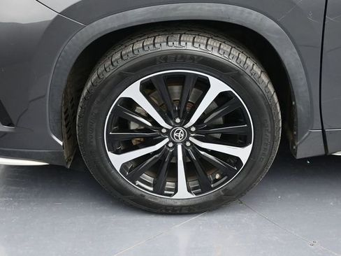 Used 2022 Toyota Highlander XSE image 23