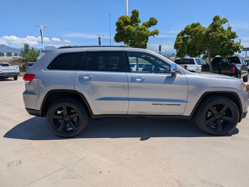 Used 2015 Jeep Grand Cherokee Limited w/ Trailer Tow Group IV AWD/4WD image 6