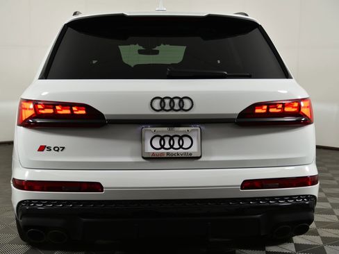 New 2026 Audi SQ7 Prestige image 8