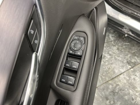 New 2025 Cadillac XT6 Luxury w/ LPO, Floor Liner Package image 8