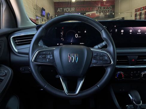 Used 2025 Buick Encore GX Preferred FWD image 28
