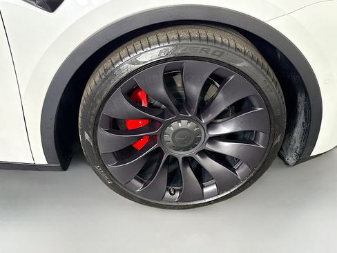 Used 2021 Tesla Model Y Performance image 31