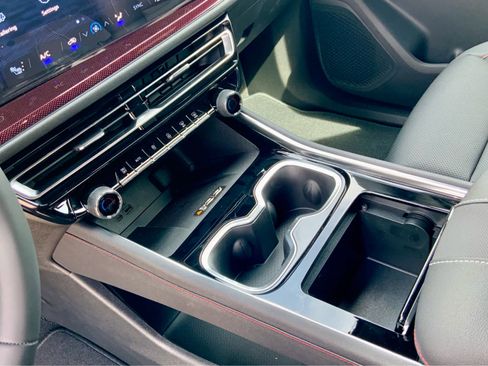 New 2026 Chevrolet Traverse Z71 AWD/4WD image 36