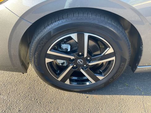 Used 2025 Nissan Sentra SV image 28