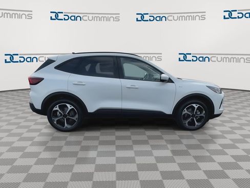 New 2025 Ford Escape ST-Line Select w/ Tech Pack #2 AWD/4WD image 9