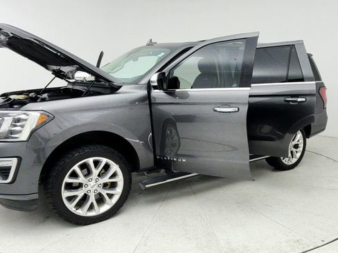 Used 2019 Ford Expedition Platinum image 12