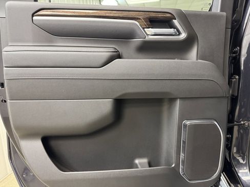 Used 2026 GMC Sierra 3500 SLE w/ Preferred Package image 16