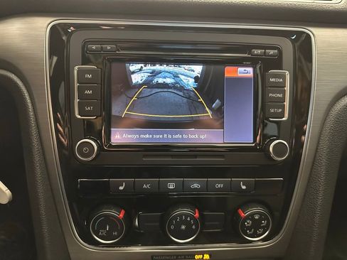 Used 2014 Volkswagen Passat TDI SE image 22