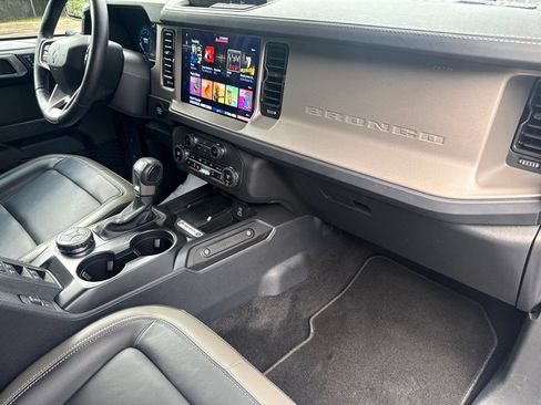 Used 2025 Ford Bronco Outer Banks AWD/4WD image 12