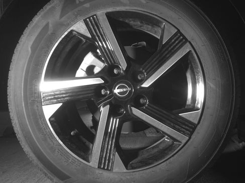 Used 2025 Nissan Sentra SV FWD image 14