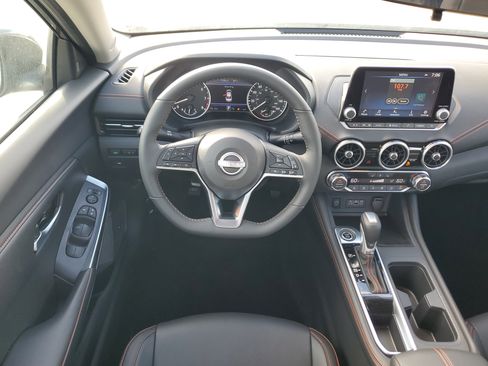Used 2025 Nissan Sentra SR w/ SR Premium Package FWD image 16