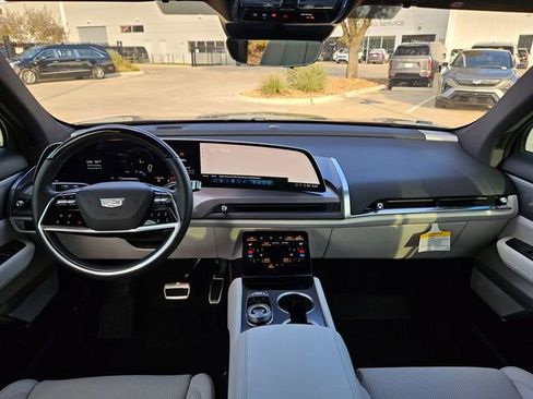 New 2026 Cadillac Vistiq Sport w/ LPO, Floor Liner Package image 13