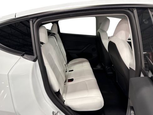 Certified 2023 Tesla Model Y Long Range AWD/4WD image 11